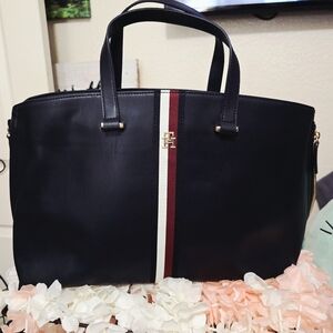 Tommy Hilfiger NWOT Classic Navy Blue Handbag with TH Red and White Stripe